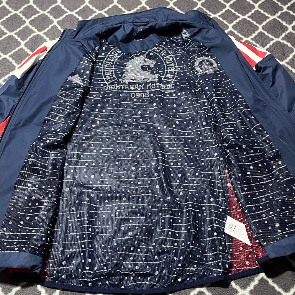 NWT Adidas 2020 Boston Marathon Running Jacket - Red & Blue - Size M - Picture 10 of 13